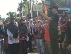 600 Peserta Ikut Jalan Sehat di Nagari Panampuang, Total Hadiah Rp200 Juta, Warga dan Perantau Bahagia 12 600 Peserta Ikut Jalan Sehat di Nagari Panampuang, Total Hadiah Rp200 Juta, Warga dan Perantau Bahagia