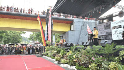 Gubernur Mahyeldi buka Festival Rakyat Muaro Padang. (Biro Adpim)