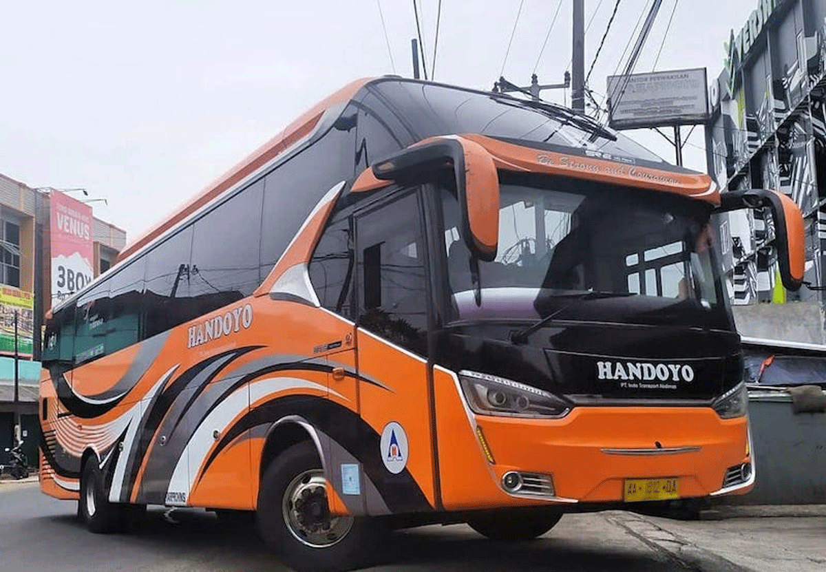 Salah satu armada PO Handoyo. (okezone)