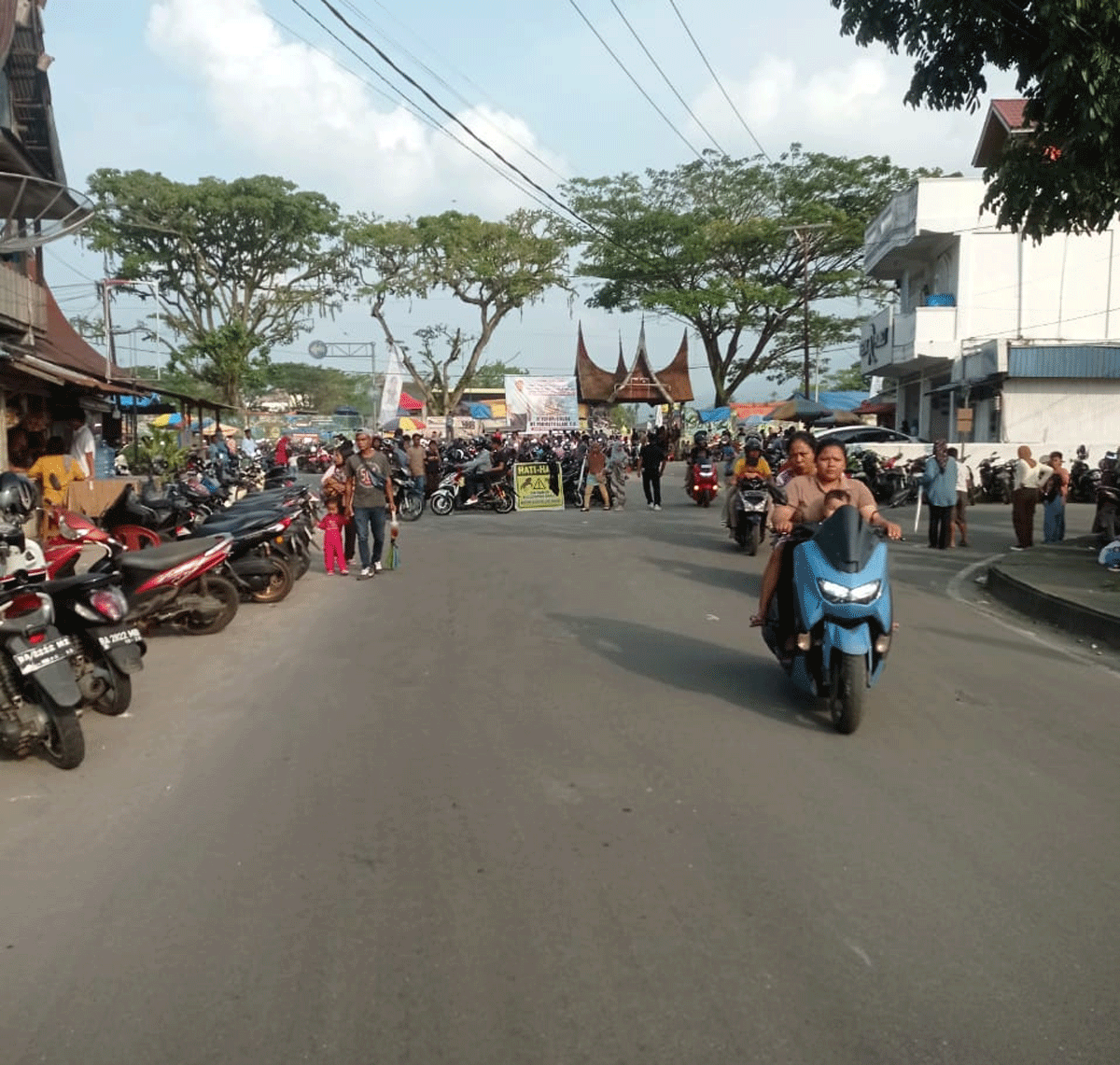 Lokasi kejadian ketika kuda lepas dari arena pacu.