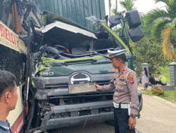 Kecelakaan di Lintasan Padang-Jakarta, Sembodo Tabrakkan dengan Truk, Polisi Sebut Sopir Ugal-ugalan