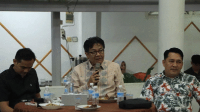 Anggota DPRD Sawahlunto Iwan Kurniawan dari Fraksi Demokrat sampaikan pendapat terkait gaduh di Puskesmas Kampung Teleng