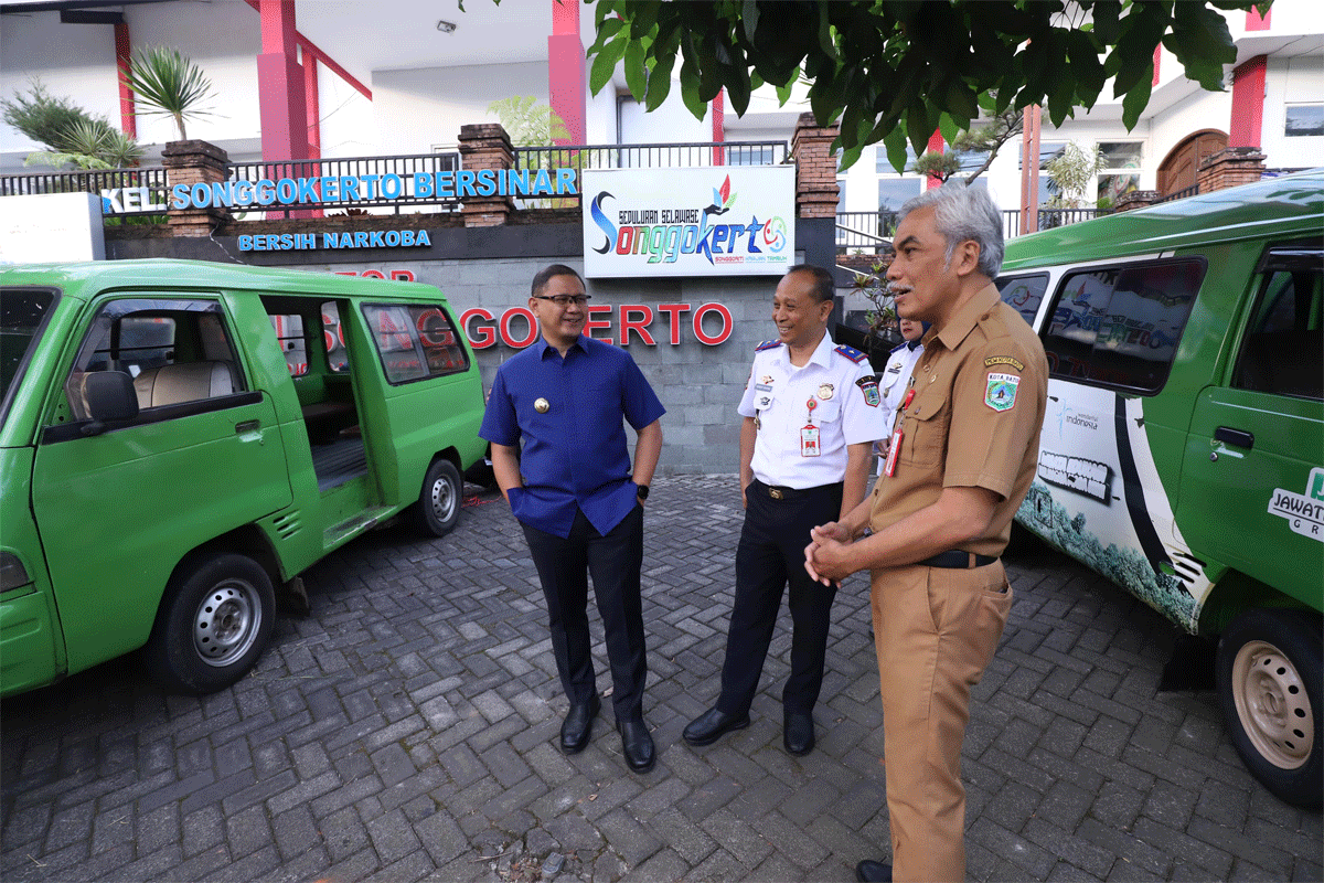 Wali Kota Batu resmikan angkot gratis untuk pelajar