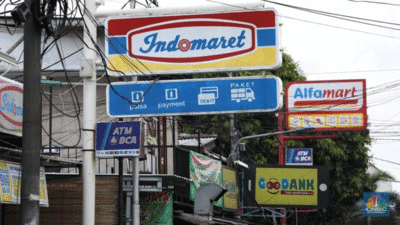 Alfamart dan Indomaret berdekatan. (cnbcindonesia)