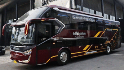 Salah satu armada bus Adhi Putra (Instagram @laksanabus)