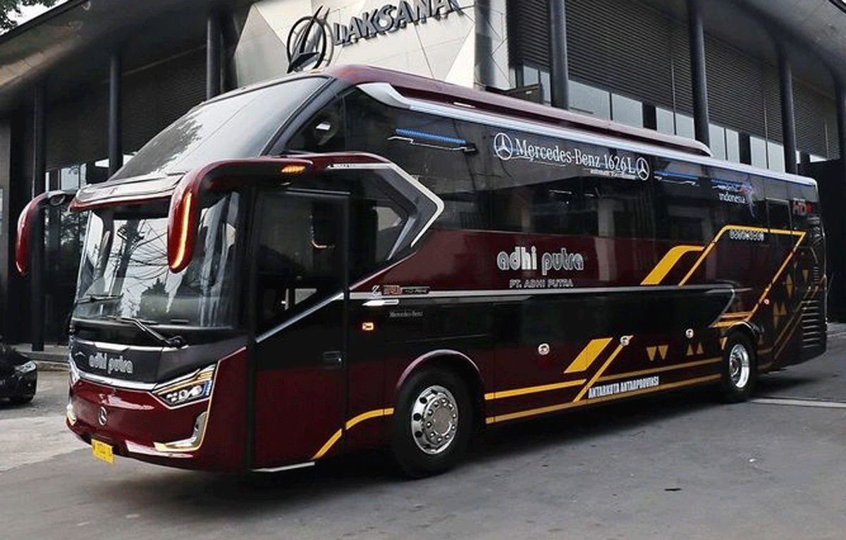 Salah satu armada bus Adhi Putra (Instagram @laksanabus)