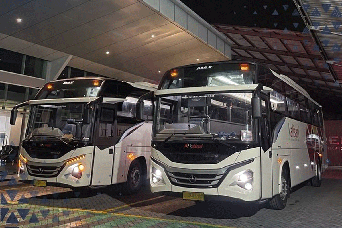 Dua bus baru PO Kalisari hasil rakitan Tentrem. (Instagram Tentrem)