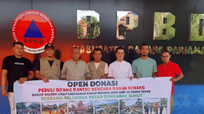 Foto Bersama usai penyerahan bantuan
