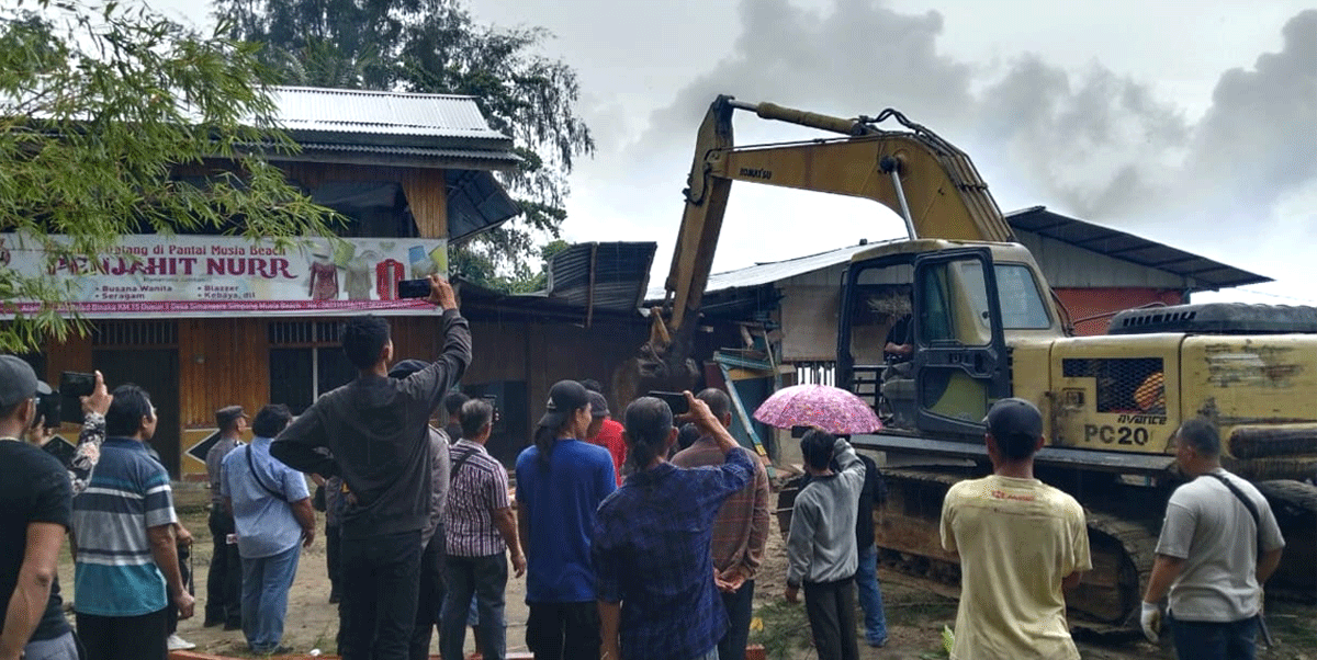 Eksekusi rumah di Gunungsitoli.