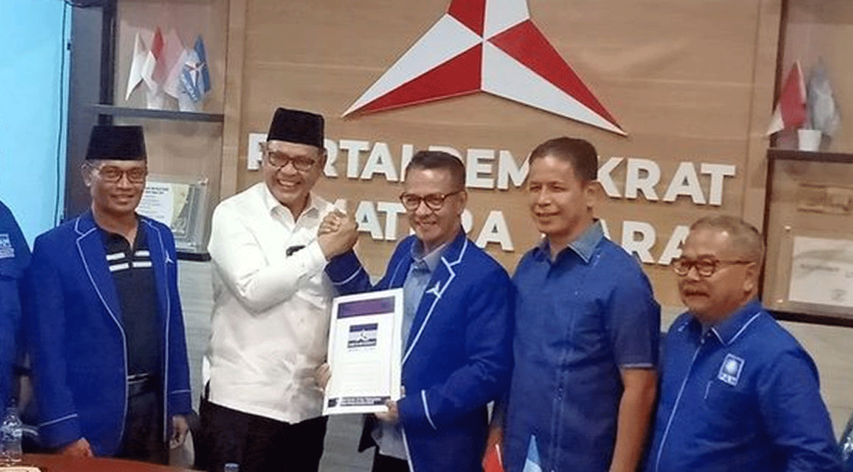 Pendaftaran Epyardi sebagai bakal calon gubernur diterima pengurus Partai Demokrat Sumbar.