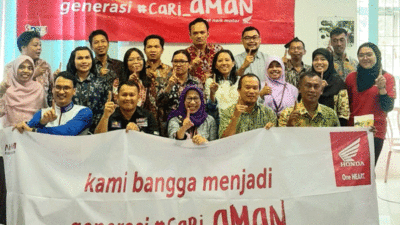 Foto bersama di sela kegiatan