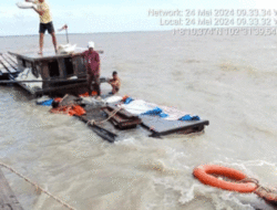 Kapal yang Bawa 14 Ton Beras Bulog Karam di Pantai Beting Beras