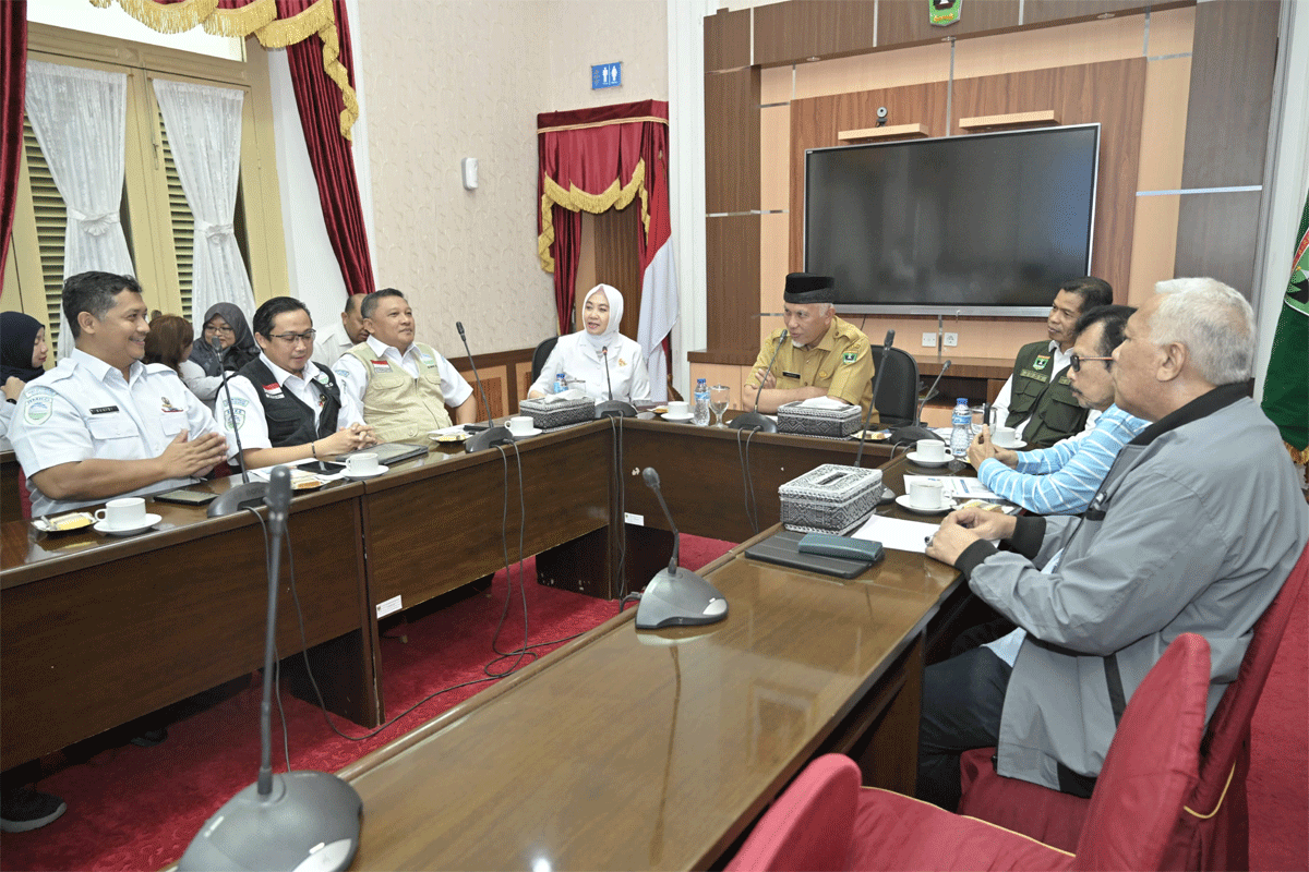 Pertemuan Gubernur Mahyeldi dengan Kepala BMKG beserta jajaran. (biro adpim)