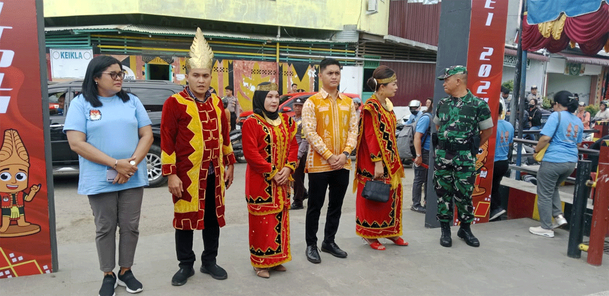 KPU Kota Gunungsitoli Gelar Pawai dan Luncurkan Tahapan Pilkada di Taman Yaahowu