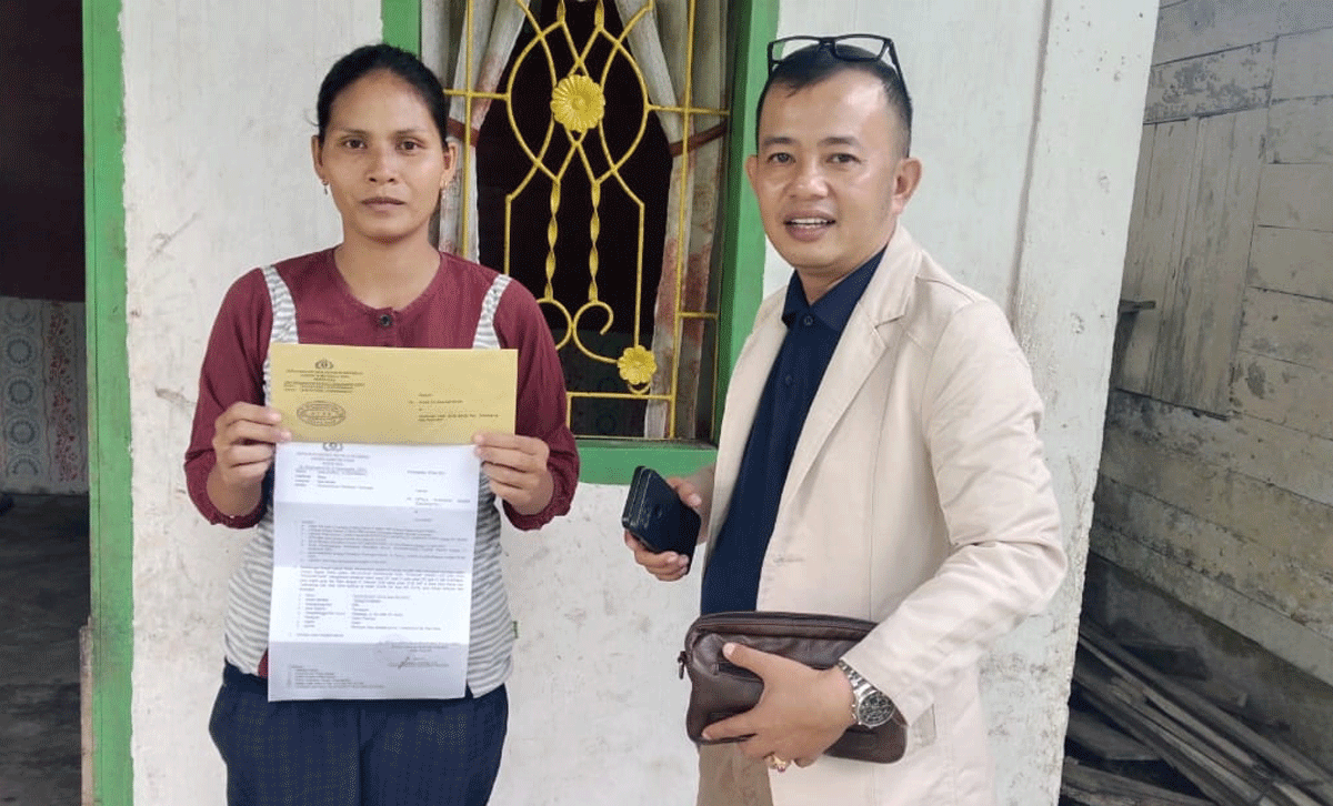 Korban dugaan tindak pidana penganiayaan bersama kuasa hukumnya.