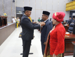 Dua Anggota DPRD Padang Dilantik, Syafrial Kani Minta Amanah Rakyat Dijaga