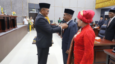 Dua Anggota DPRD Padang Dilantik, Syafrial Kani Minta Amanah Rakyat Dijaga