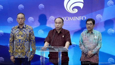 Menkominfo, Budi Arie berikan keterangan pers penanganan konten perjudian online di Kementerian Kominfo, Jakarta Pusat, Selasa (8/8/2023).