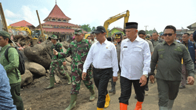 Menteri Pertanian Amran Sulaiman dan Gubernur Mahyeldi kunjungi Bukik Batabuah. (biro adpim)