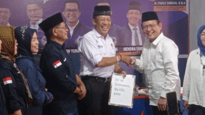 Penyerahan formular pendaftaran di Partai NasDem