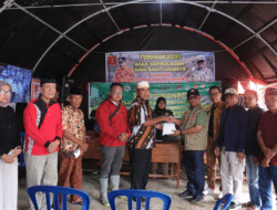 Bos Hotel Sakura Syariah Lubuk Basung Salurkan Bantuan Ratusan Juta untuk Posko dan Korban Bencana
