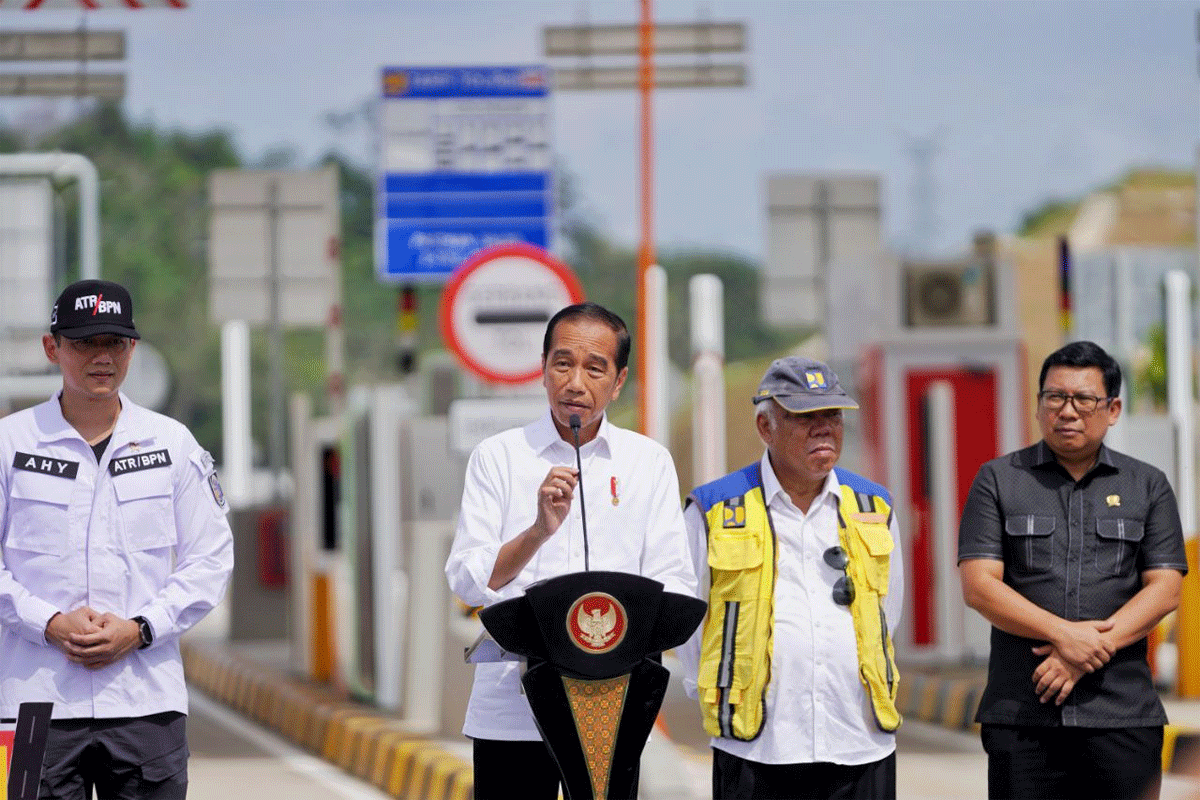 Presiden Joko Widodo meresmikan penggunaan Tol Pekanbaru - Padang ruas Bangkinang - XIII Koto Kampar, Jumat (31/5/2024). (riau.go.id)