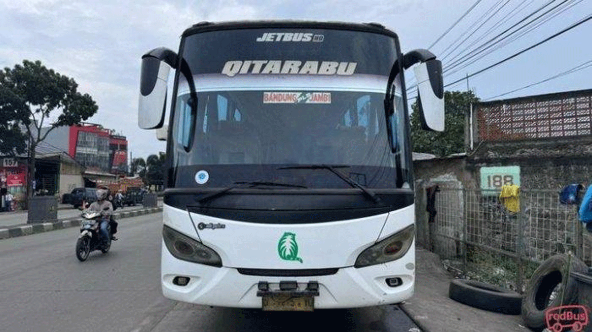 Salah satu armada bus Qitarabu