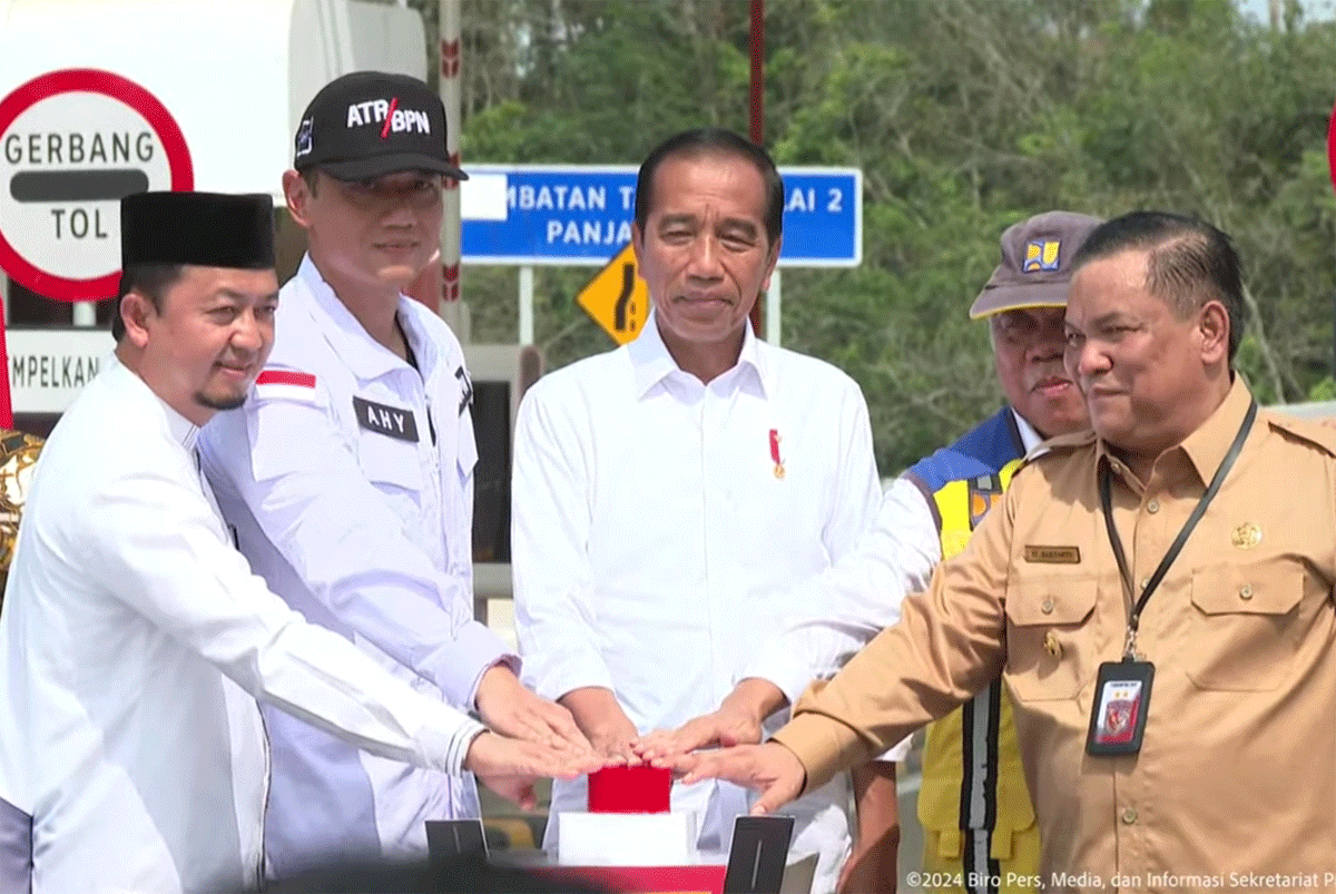 Presiden Joko Widodo meresmikan penggunaan Tol Pekanbaru - Padang ruas Bangkinang - XIII Koto Kampar, Jumat (31/5/2024). (riau.go.id)