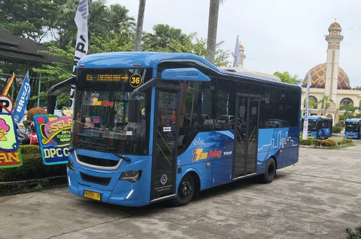 Salah satu armada Trans Padang