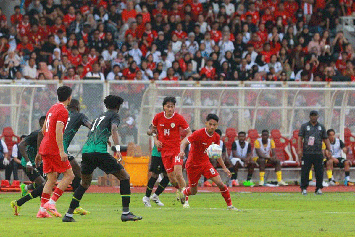 Aksi Marselino dalam laga Indonesia dengan Tanzania, Minggu (2/6/2024). (Kompas.com)
