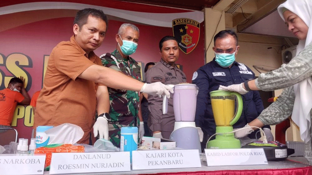 Pemusnahan barang bukti narkoba. (riau.go.id)