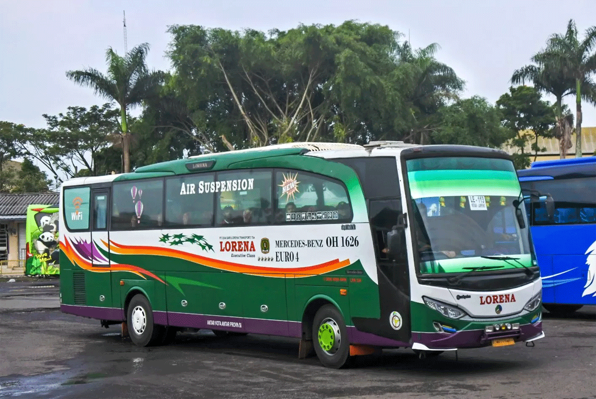 Salah satu armada bus Lorena