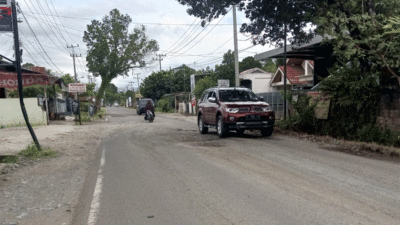 Sempat Diperbaiki, Jalan di Kelurahan Sicincin Kembali Rusak, Setahun Terakhir Diabaikan