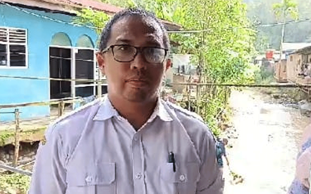 Kepala Desa Sikalang, Lambang Wicaksono