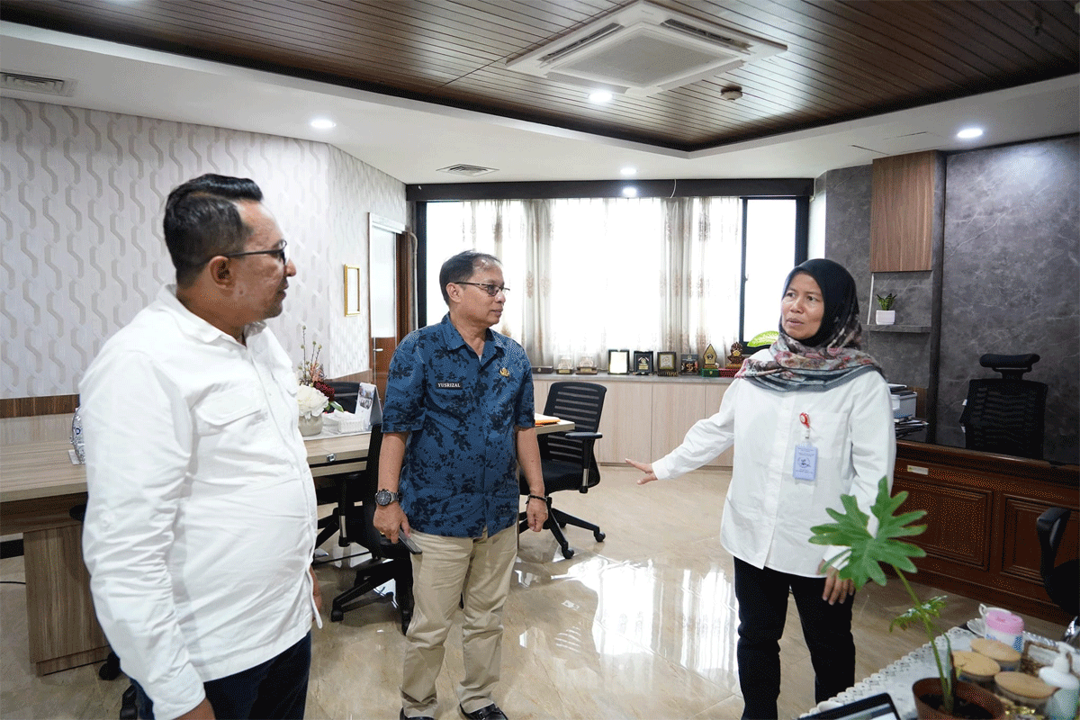 Bupati Eka Putra, Kamis (13/2024) kunjungi kantor Kementerian Sosial di Jalan Salemba Raya Jakarta Pusat.
