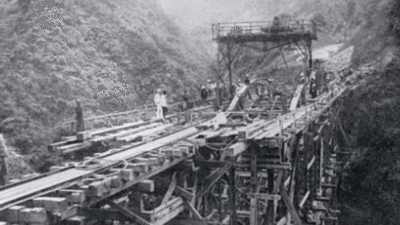 Jalan kereta api di zaman Belanda.