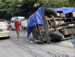 Sitinjau Lauik Kembali Macet Parah, Kemana Lagi Jalan yang Mesti Ditempuh?