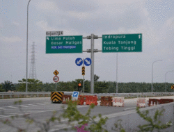Tol Lima Puluh-Kisaran Berbayar Mulai Besok, Simak Tarifnya dan Pastikan Saldo Cukup 8 Tol Lima Puluh-Kisaran Berbayar Mulai Besok, Simak Tarifnya dan Pastikan Saldo Cukup