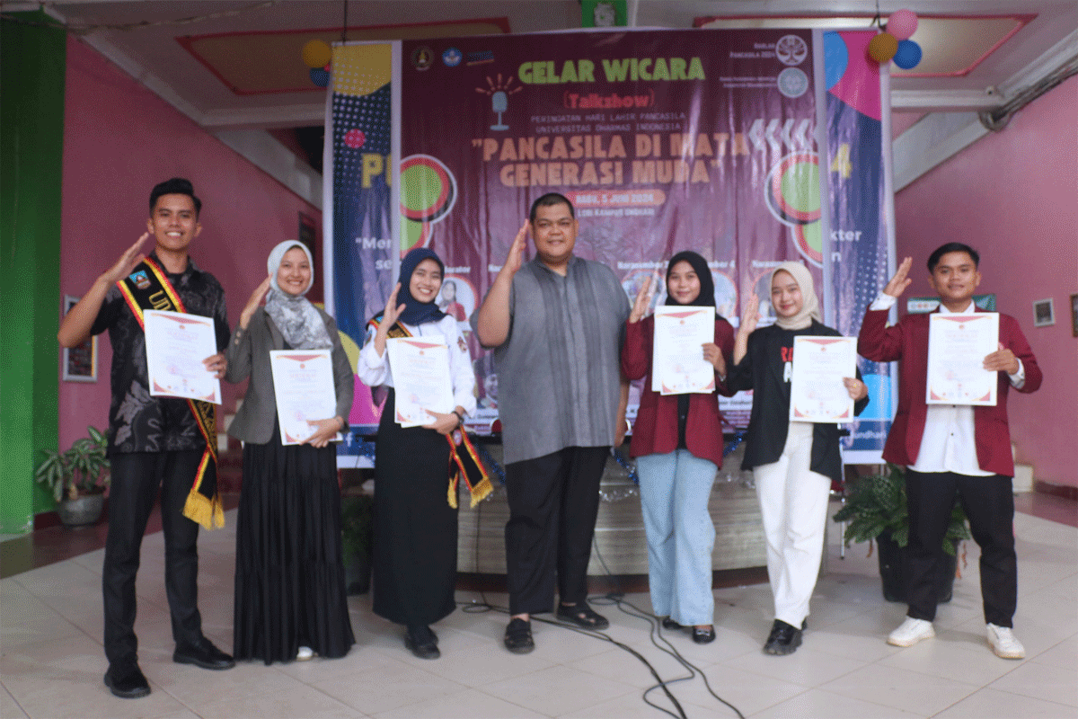 Foto bersama usai talkshow memperingati Hari Lahir Pancasila di Undhari