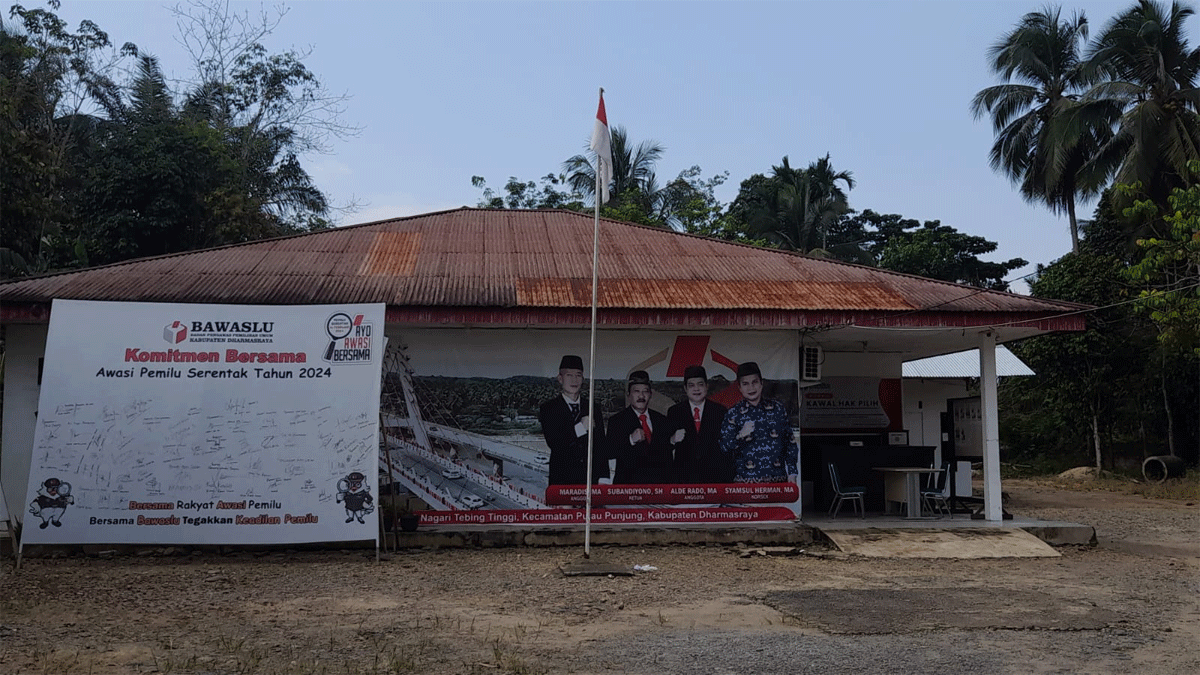 Kantor Bawaslu Dharmasraya.