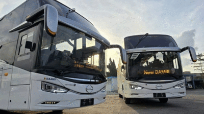 Dua armada baru bus Damri.