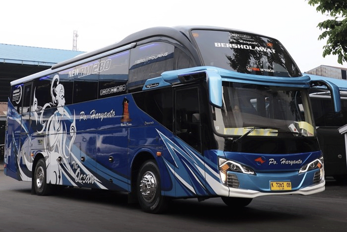 Bus baru PO Haryanto raskitan New Armada dengan bodi Skylander, gunakan sasis Hino. (dokumentasi New Armada)