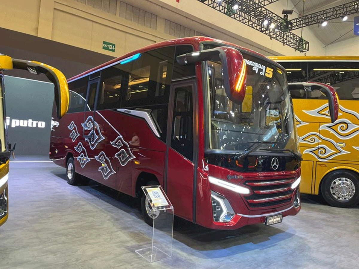 Bus pariwisata Juragan99 Trans