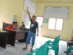 Protes Terkait Bantuan Cadangan Pangan, Puluhan Emak-emak di Desa Hilihoru Datangi Kantor Desa