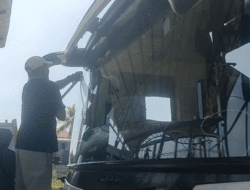 Usai Ganti Kaca, Bus NPM Tuan Muda Kembali Gagah dan Mengaspal Lagi di Lintasan Jakarta-Sumbar 4 Usai Ganti Kaca, Bus NPM Tuan Muda Kembali Gagah dan Mengaspal Lagi di Lintasan Jakarta-Sumbar
