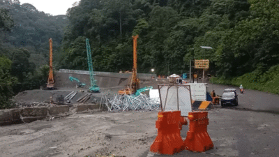 Perbaikan jalan di Lembah Anai terus dikebut. (YouTube Mata Alipers)