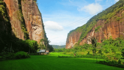 Keindahan alam di Lembah Harau. (phinemo.com)