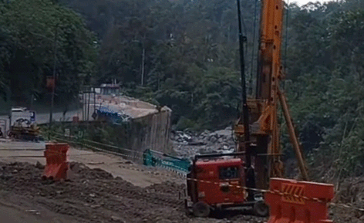 Perbaikan jalan di Lembah Anai yang terus dikebut Hutama Karya