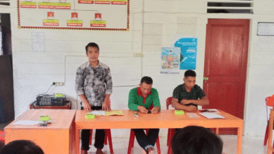 Pemerintah Desa Tuhegeo II melalui Kepala Dusun II, Kecamatan Gunungsitoli Idanoi, Kota Gunungsitoli adakan musyawarah dusun di kantor desa setempat, Rabu (10/7/2024).