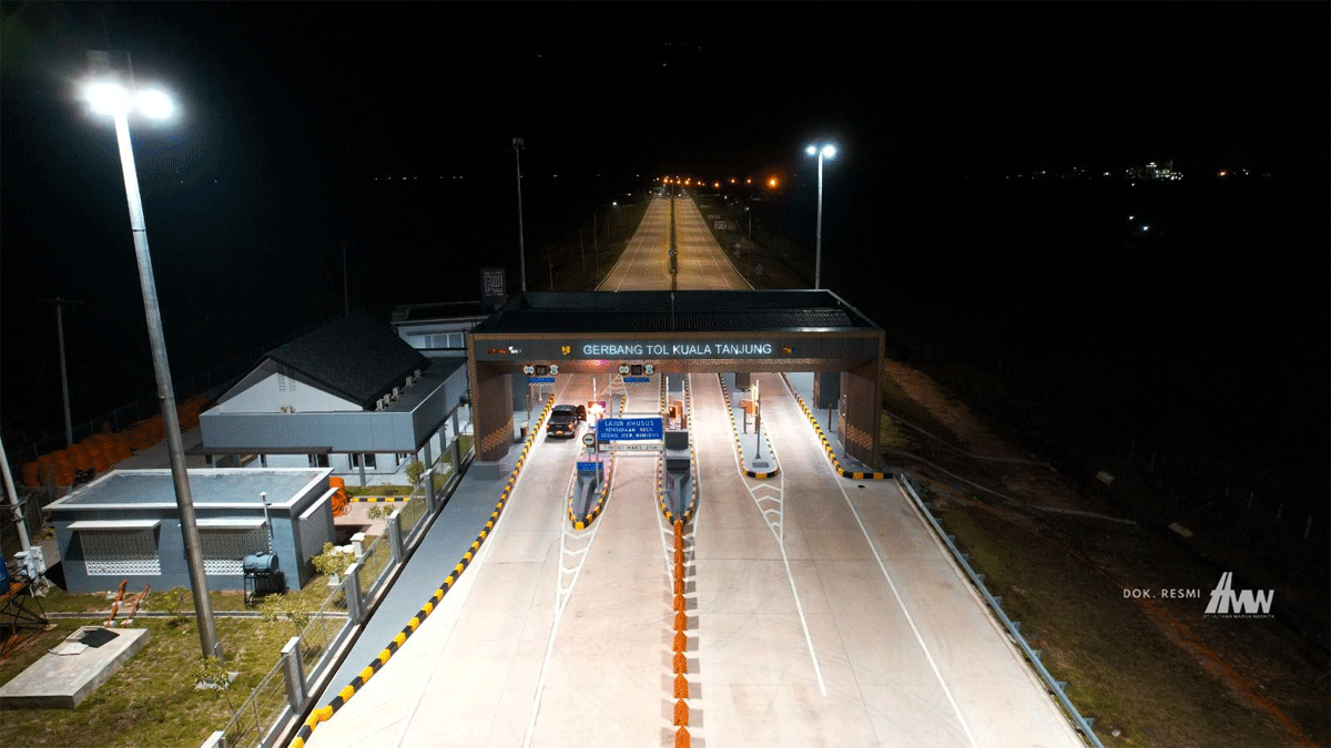 Gerbang tol Kuala Tanjung. (hutama karya)
